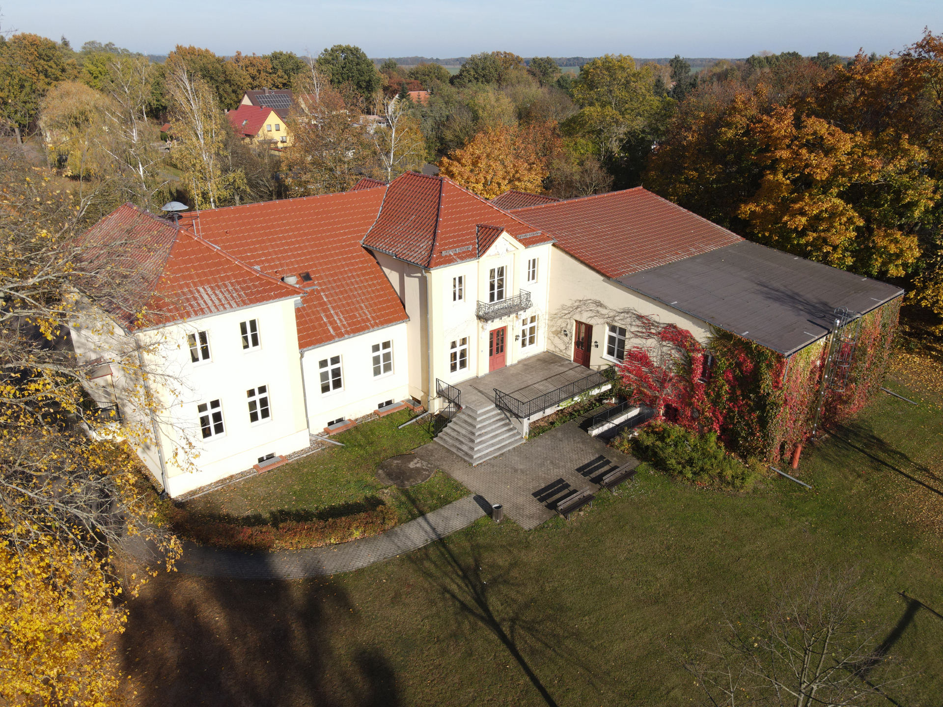 HERRENHAUS IM ODERBRUCH