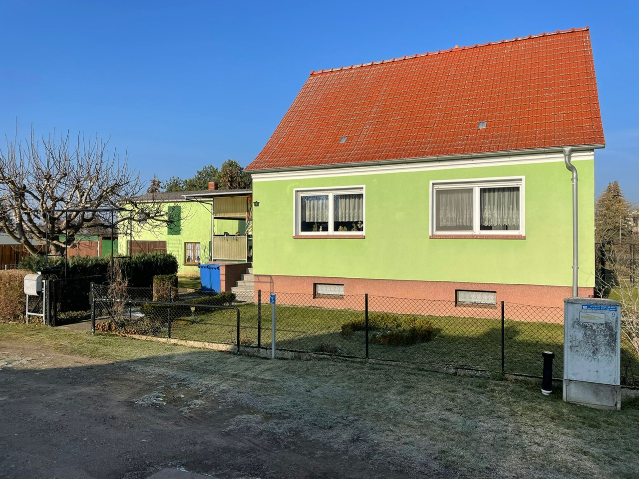 EINFAMILIENHAUS MIT KELLER, GARAGE UND SEPARATER BAUFLÄCHE